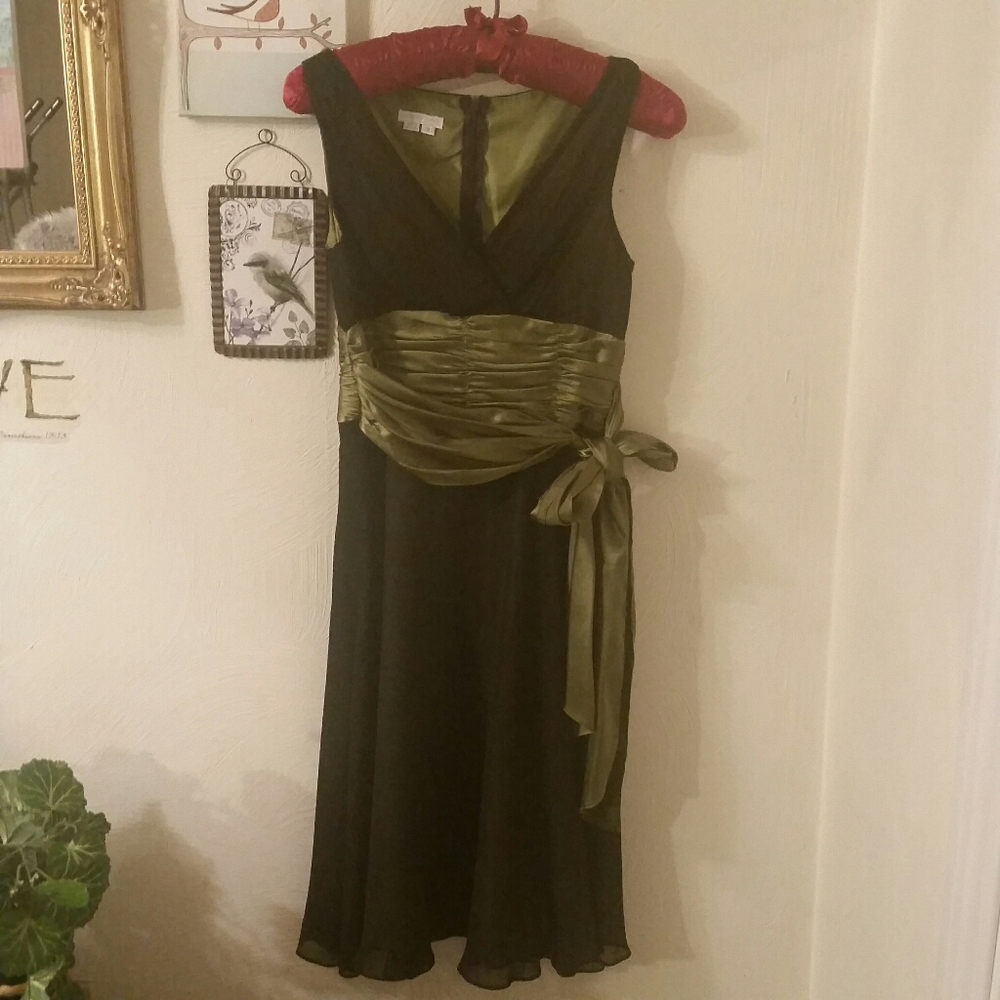 London Times gorgeous lined  dress, 8